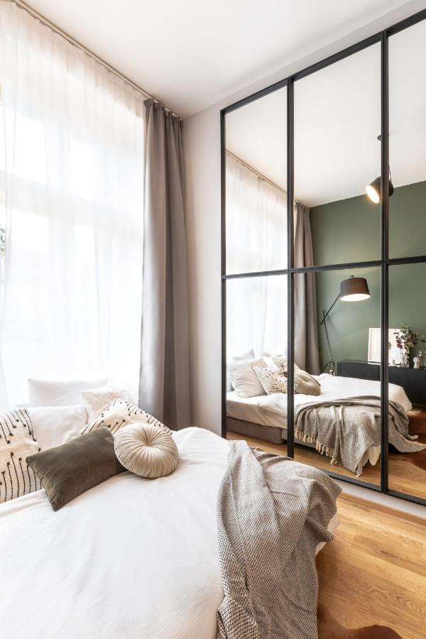 Turnkey I Main Bus Station Apartments Praga Esterno foto