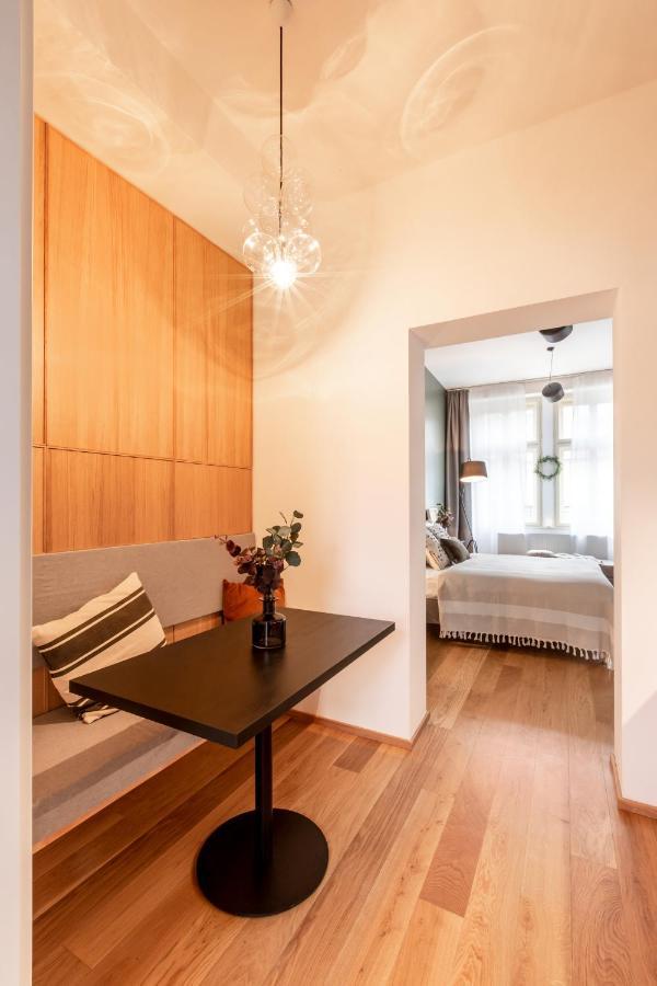 Turnkey I Main Bus Station Apartments Praga Esterno foto