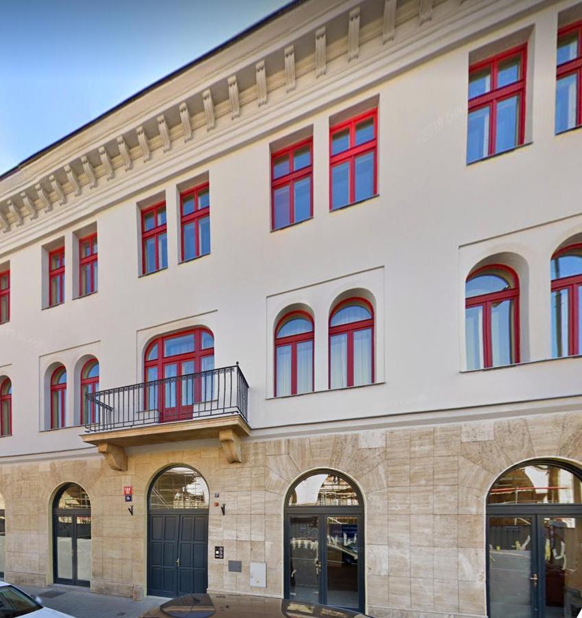 Turnkey I Main Bus Station Apartments Praga Esterno foto