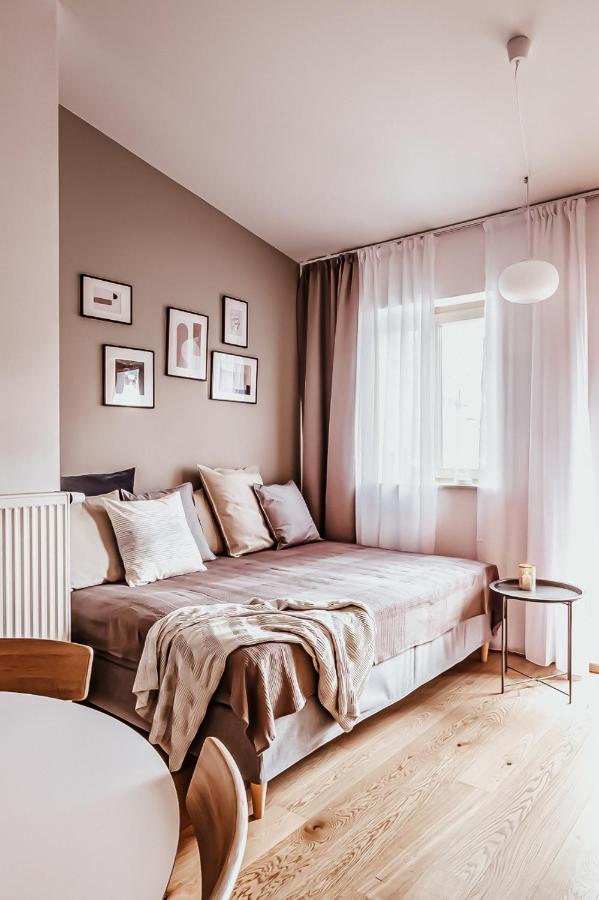 Turnkey I Main Bus Station Apartments Praga Esterno foto